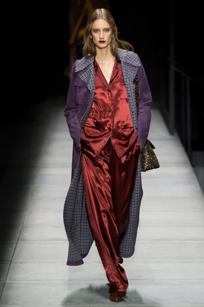 Look 2